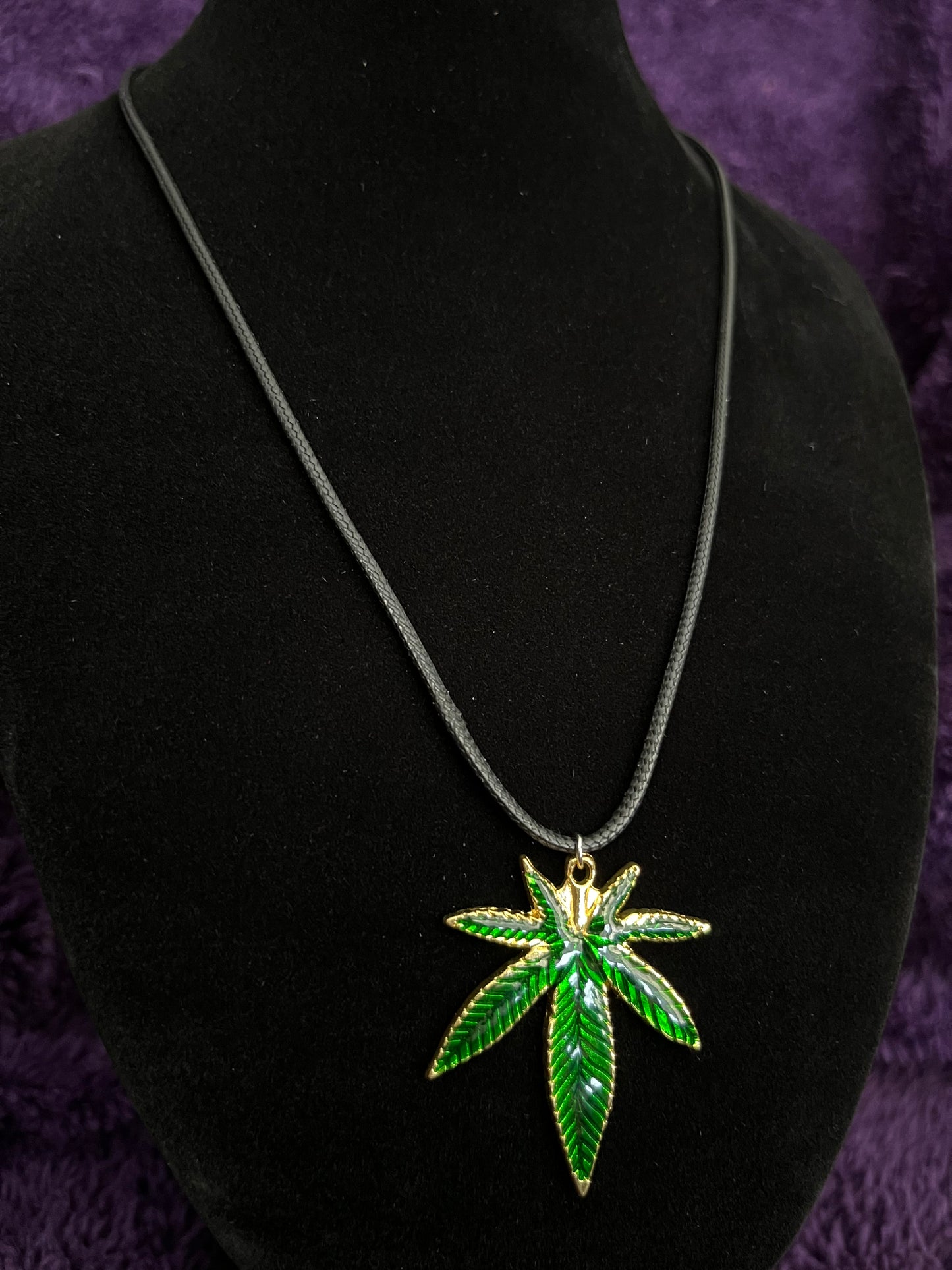 Green/Gold Pot Leaf Necklace