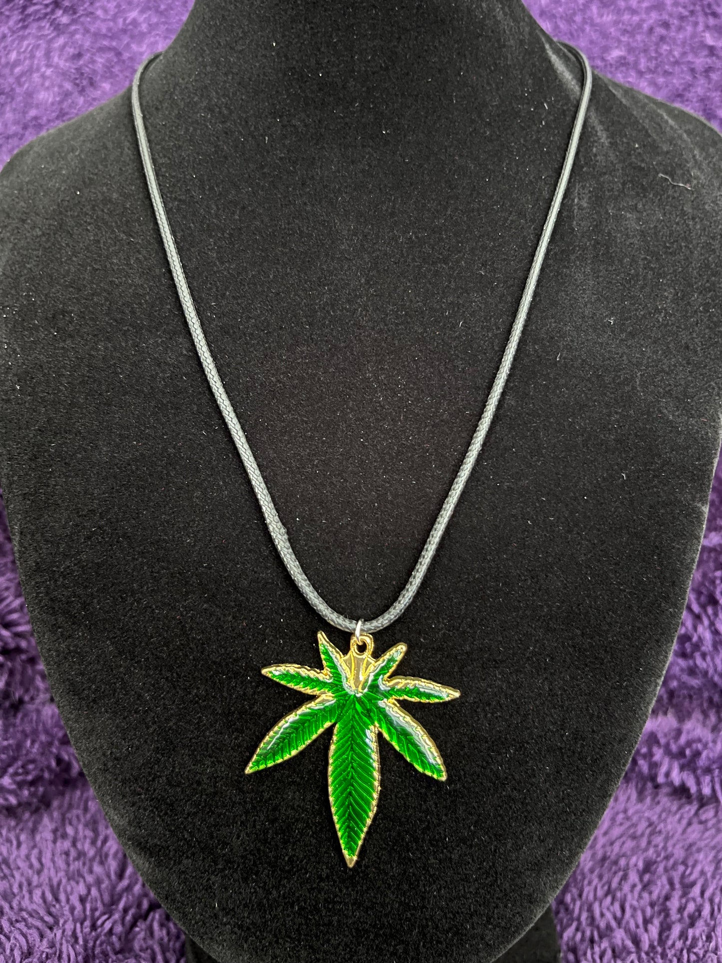 Green/Gold Pot Leaf Necklace